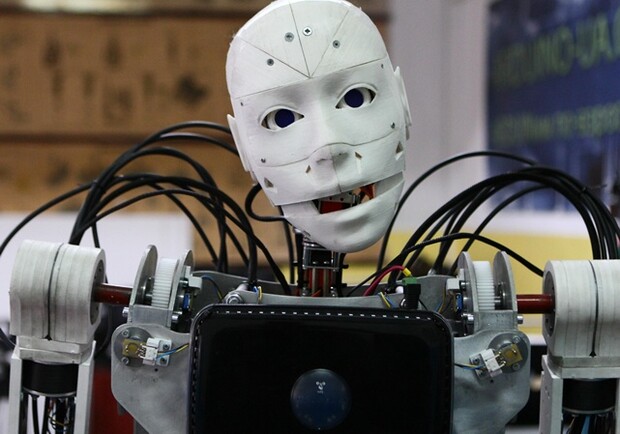 Новина - Події - Робот Йоша, віртуальні окуляри та змагання робокарів: у Львові стартує  Hi-Tech Expo
