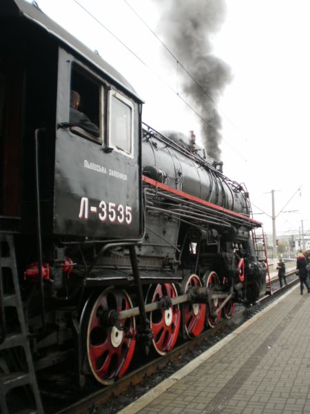Новина - Транспорт та інфраструктура - Як львів'яни катаються на різдвяному ретро-потязі (відео)