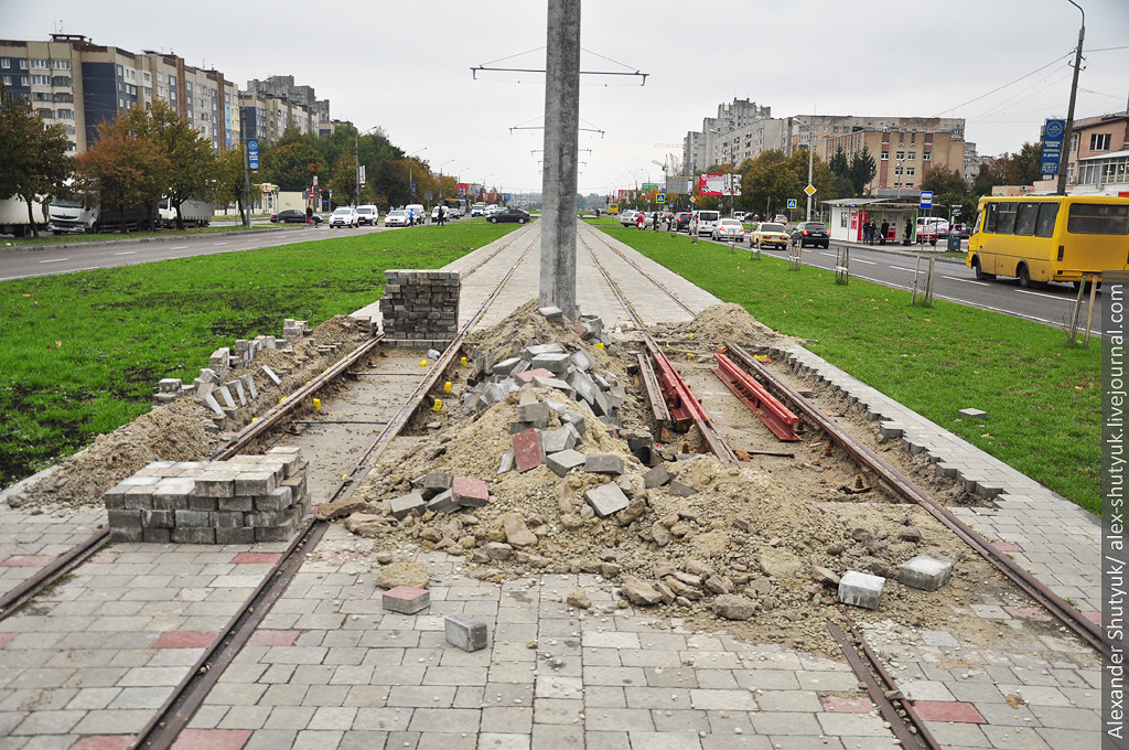 Новина - Події - Фінал будівництва трамвайної колії на Сихів: фотохроніка