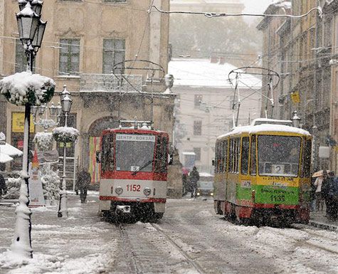 Новина - Транспорт та інфраструктура - Дізнайся: як вплинув снігопад на роботу трамваїв та тролейбусів Львова