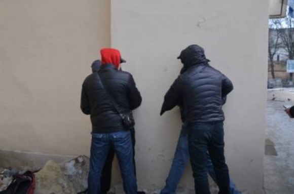Новина - Події - Знайшли жертву: у центрі Львова двоє міцних молодиків пограбували дитину