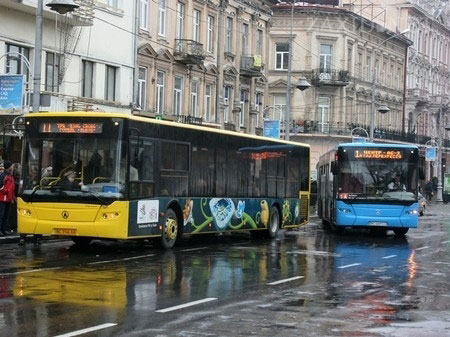 Новина - Транспорт та інфраструктура - Які маршрути: на вихідних у Львові запустять додатковий транспорт