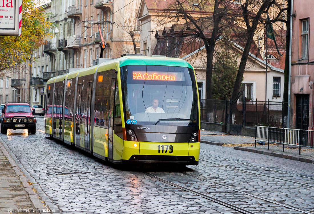 Новина - Транспорт та інфраструктура - Пасажирам на замітку: три трамваї Львова змінили кінцеву зупинку