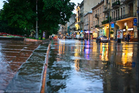 Новина - Події - Готуй парасольку: яка погода буде у Львові на вихідних