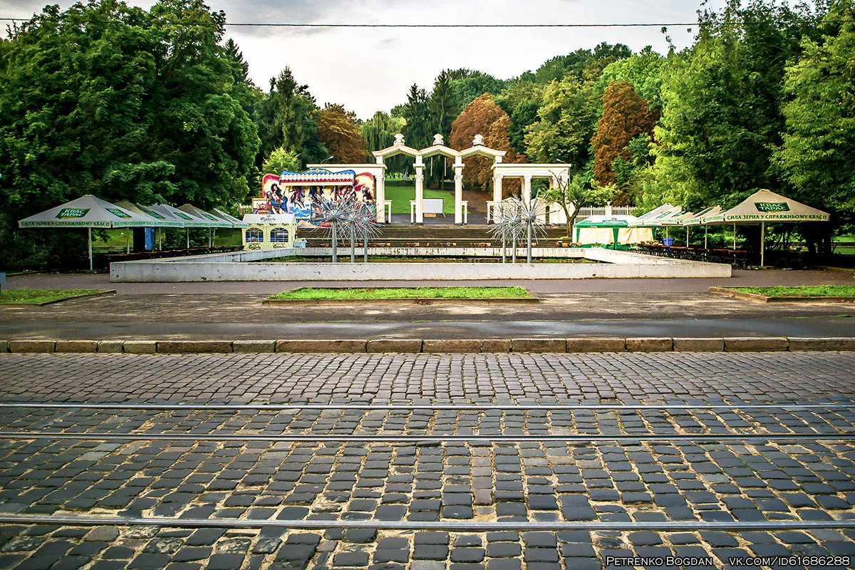 Новина - Події - Почнуть з бруківки: у львівському Парку культури оновлюють головну алею
