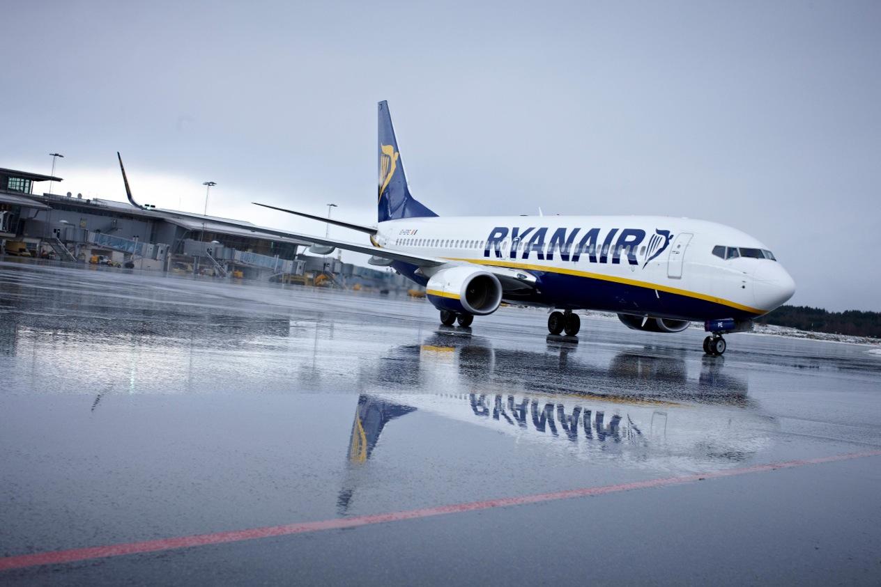 Новина - Транспорт та інфраструктура - Як взяти участь: львів’ян кличуть на флешмоб на підтримку Ryanair