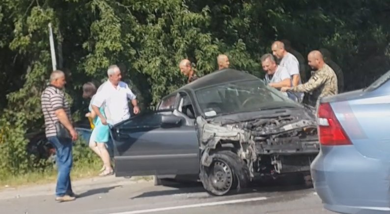 Новина - Події - Фотофакт: вуличні камери зафіксували Димінського за кермом Mercedes перед ДТП