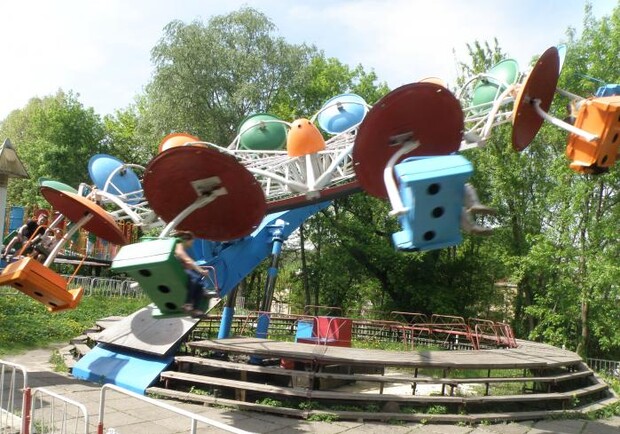 Афіша - Дітям - Cезон атракціонів у Парку культури