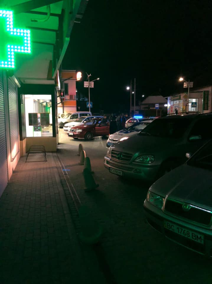 У Львові затримали водія, який вчинив ДТП і врізався в автомобіль