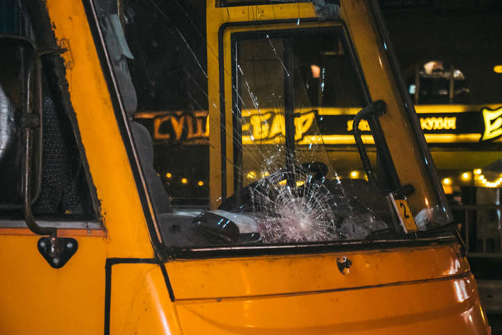 Біля Львова рейсовий автобус збив пішохода. Фото умовне.