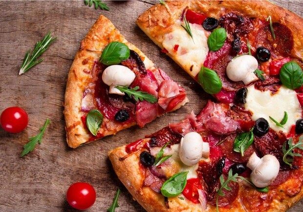 Підкріпись: львівських лікарів безкоштовно готуватимуть піцою  фото