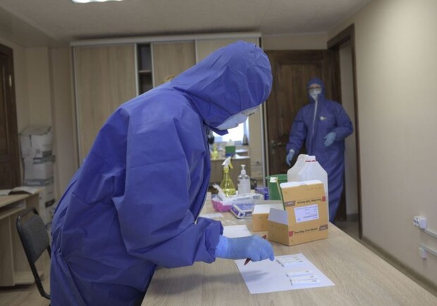 Статистика по областях: в Україні на коронавірус захворіли 2511 людей фото