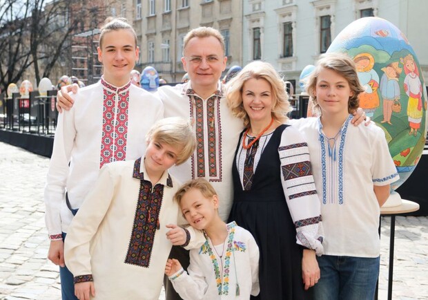 #ВеликденьВдома: мер Львова запустив сімейний флешмоб фото