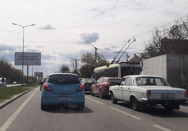 Що сталося: виїзди зі Львова заблоковано  фото