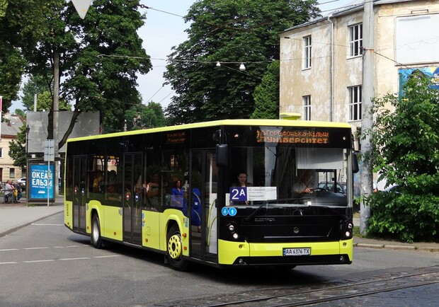 Пішов на карантин: один з автобусних маршрутів Львова призупинили  фото
