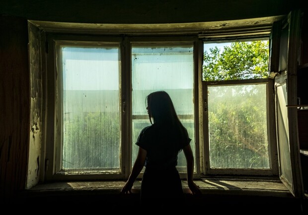 Загинула миттєво: з вікна багатоповерхівки у Львові випадала дівчина фото