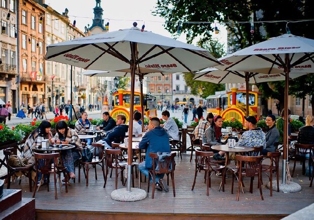 Карантине, прощавай: ресторани Львова відкриють літні майданчики фото