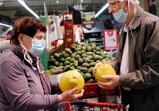 У Львові відкрили 25 продовольчих ринків: правила поведінки  фото