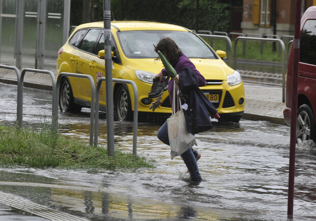 Завтра, 11 червня, у Львові оголосили штормове попередження. Фото: life.hu