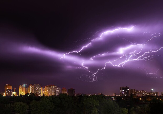На Львівщині оголосили штормове попередження на вихідних. Фото: pexels.com
