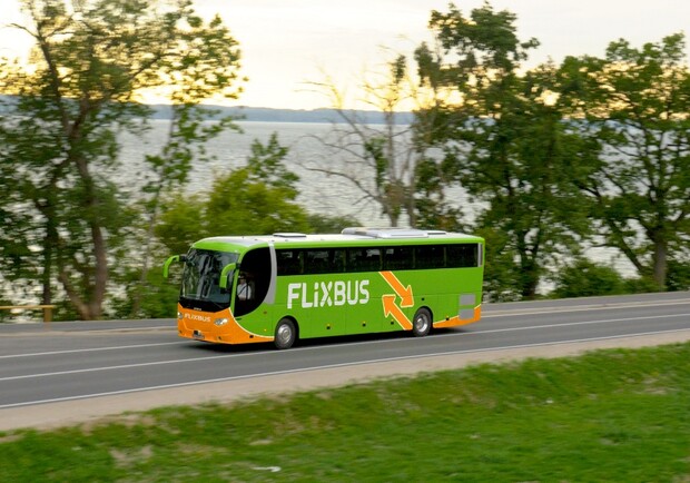 Автобусний перевізник FlixBus відновлює міжнародні рейси. Фото: FlixBus 