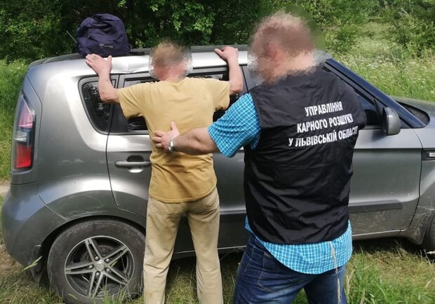 На Львівщині затримали торговця боєприпасами. Фото поліції