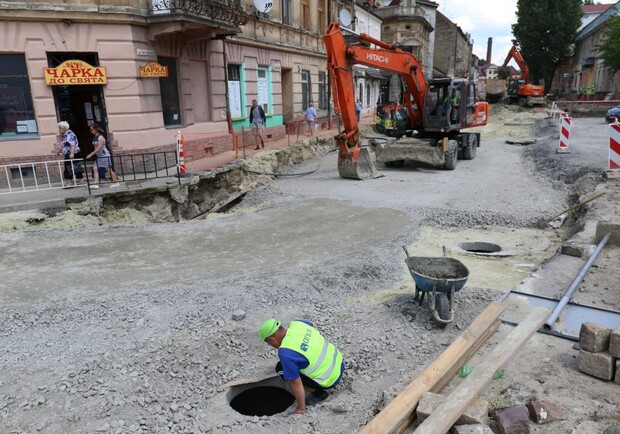 У Львові відкривають частину вулиці Богдана Хмельницького після ремонту. Фото міськради