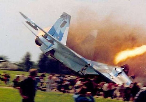 Сьогодні 18 річниця Скнилівської трагедії: відео наймасштабнішої катастрофи в історії авіашоу.