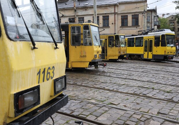 Через ДТП у центрі два львівські трамваї змінили маршрути. Фото: Львівська міськрада.