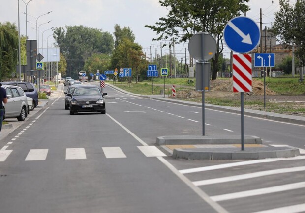 Частину вулиці Курмановича відкривають для проїзду. Фото: Роман Балук