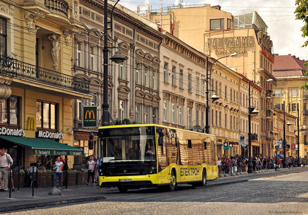 З 1 вересня у Львові збільшать кількість громадського транспорту. Фото: АТП1