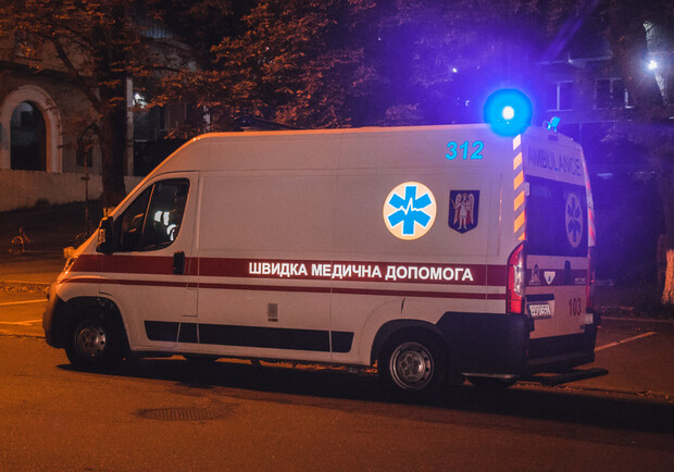 На Левандівці автомобіль збив пішохода. Фото: informator.ua
