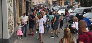 За чим стоять: на проспекті Шевченка помітили довжелезну чергу