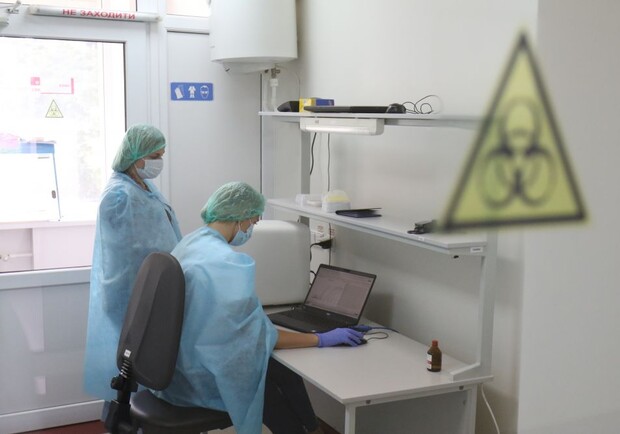 Львівські лабораторії виявляють понад 200  випадків коронавірусу щодня. Фото міськради