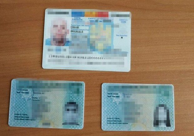 На Львівщині банда торгувала паспортами громадян ЄС. Фото: СБУ