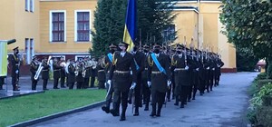 Фото дня: Львів вшановує Героїв-захисників України