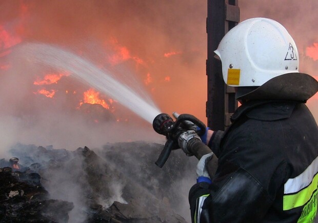 У ніч на 21 жовтня у Львові на вулиці Науковій сталася пожежа у квартирі. Фото: glavcom.ua