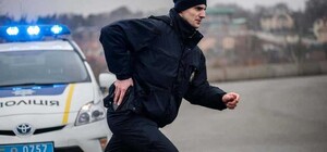 Не на того напав: у Львові студент із Індії спіймав у своїй квартирі злодія