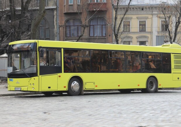 У львівських маршрутках з'явилася безготівкова оплата. Фото: Роман Балук