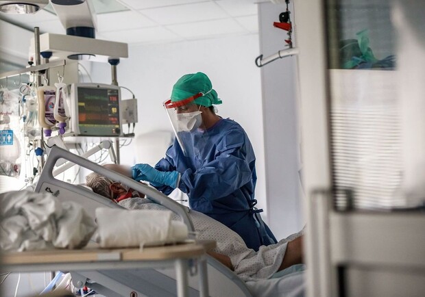 Ще одна лікарня у Львові розгортає резерв ліжок для хворих коронавірусом. Фото: hromadske.ua
