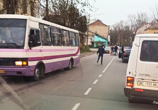 У Дрогобичі водій маршрутки насмерть збив дитину. Фото: vartonews.com.ua