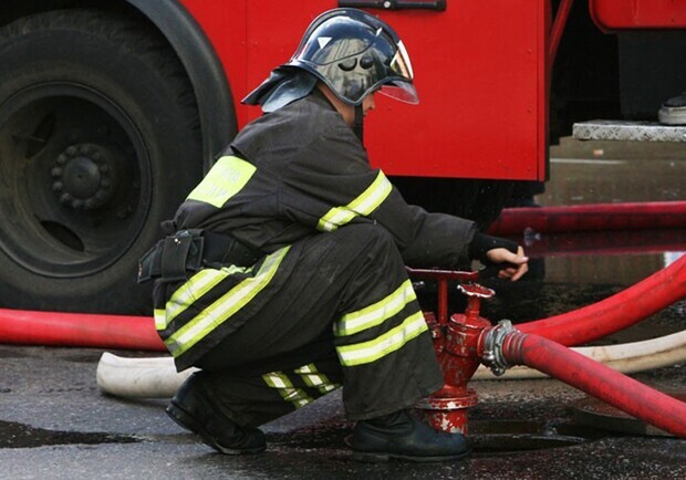 У Львові на вулиці Личаківській пожежники врятували жінку зі згарища. Фото умовне: dostyp.com.ua
