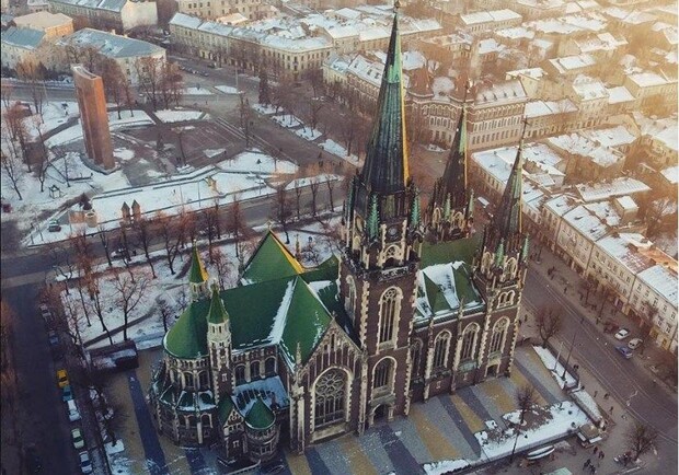 Львів готується до першого снігу. Фото: lviv.sq.com.ua.