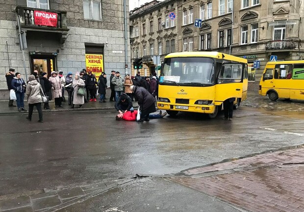 Смертельна ДТП на пішохідному переході у Львові: як покарали водія маршрутки. Фото: Варта 1.