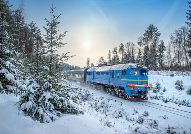 Укрзалізниця відновила рух низки поїздів та призначила додаткові. Фото: 24tv.ua