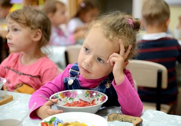 В українських школах запроваджують нове меню. Фото: obozrevatel.com