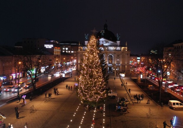 Сьогодні у Львові урочисто засвітять головну ялинку. Фото: Роман Балук