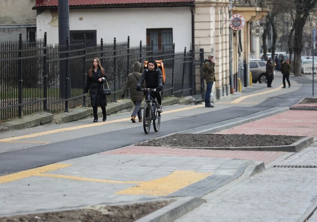 У Львові завершили ремонт на ділянці вулиці Шевченка. Фото міськради