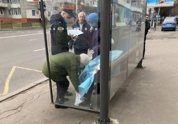 У Львові на вулиці Любінській виявили труп чоловіка. Фото: Варта1