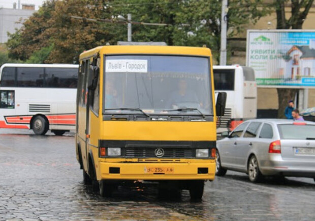 Приїхали: у Львові вимагають припинити курсування трьох маршруток. Фото: Львівська пошта (умовне)